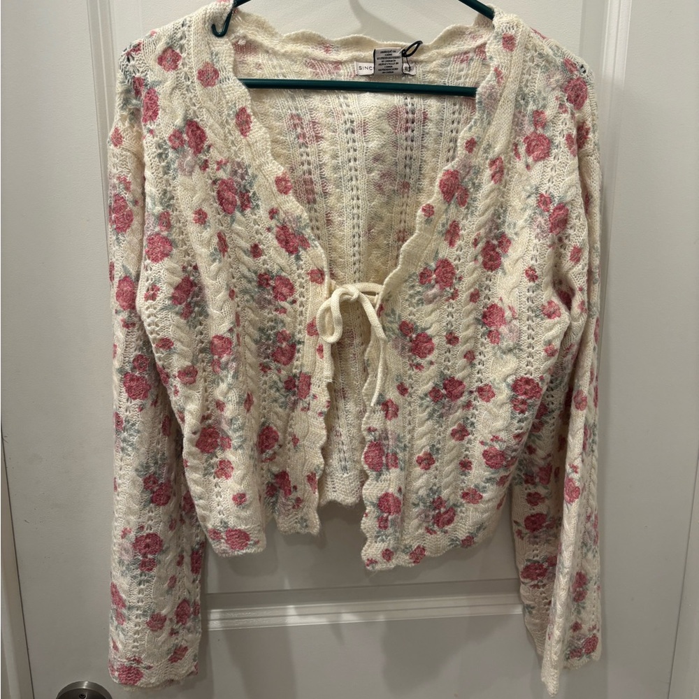 NWT Sincerely Jules scalloped edge Floral Knit Cardigan with Tie Front- M